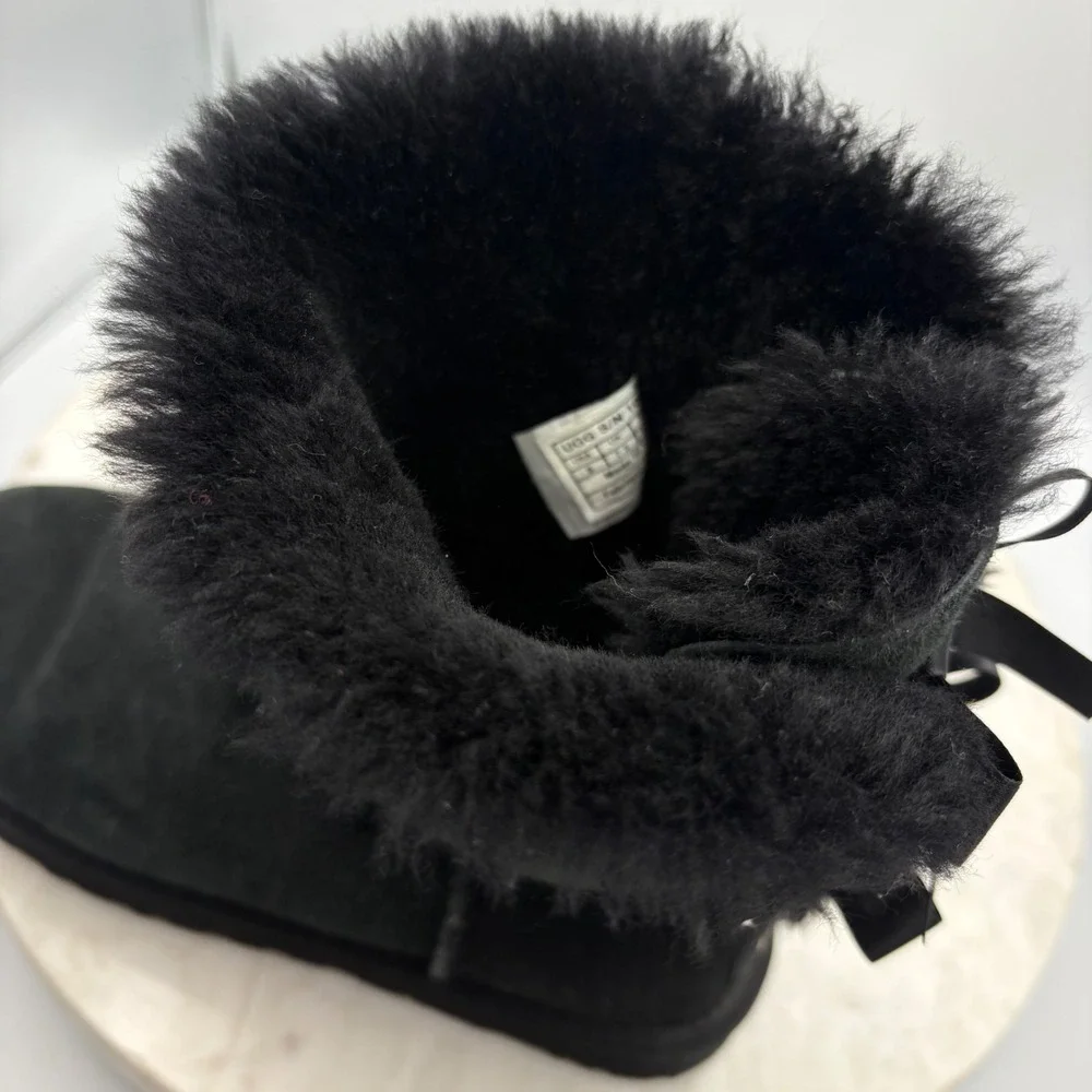 UGG Bailey Bow II Boots Women Size 9 Black Suede Sheepskin Cozy Winter Warm